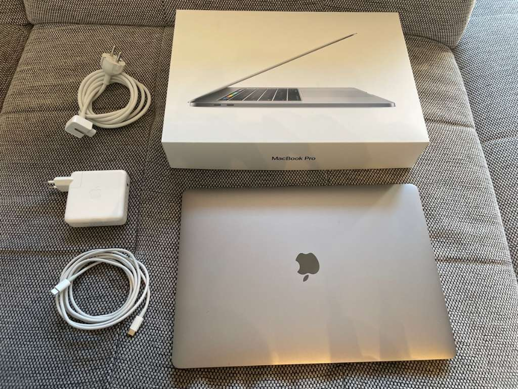 Apple MacBook Pro 15, barre tactile, SSD 1 To, i7 quadricœur 2,9 GHz - Miniature 4