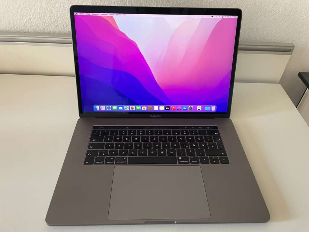 Apple MacBook Pro 15, barre tactile, SSD 1 To, i7 quadricœur 2,9 GHz - Miniature 6