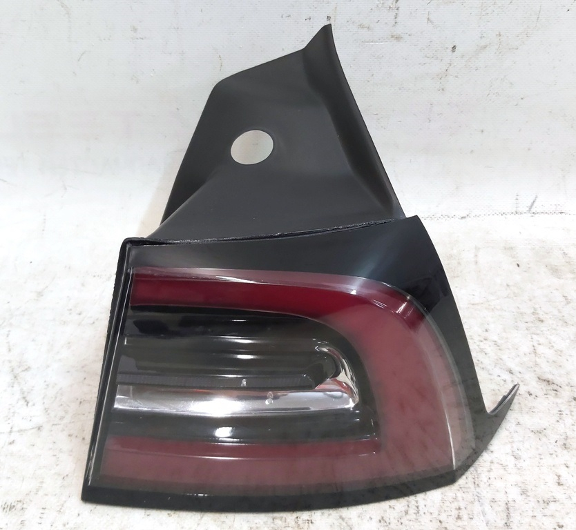 Feu extérieur droit EURO (jaune) NOUVEAU analogique Tesla modèle 3,
Y 1077398 AE