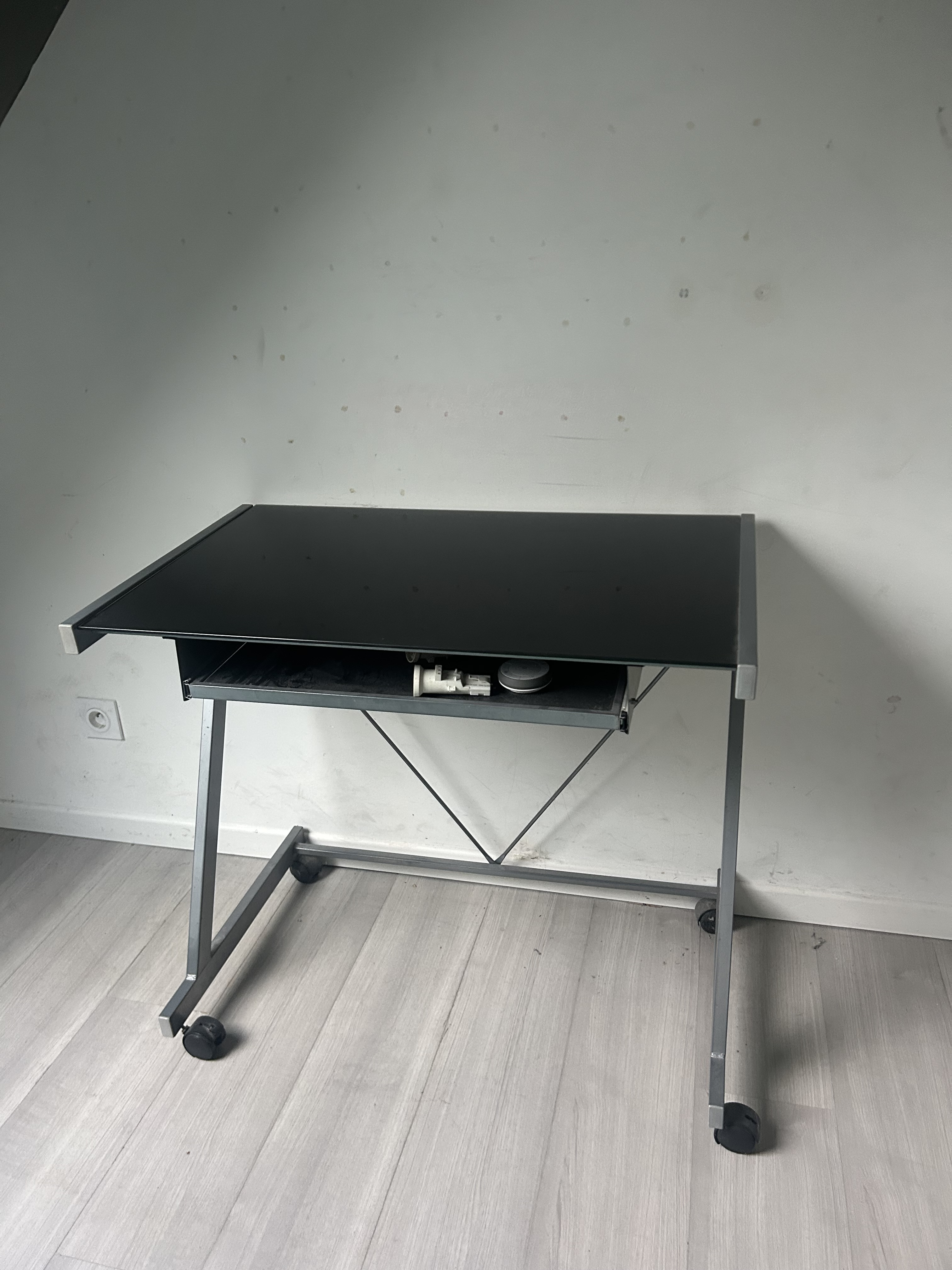 Bureau en vert - Miniature 2
