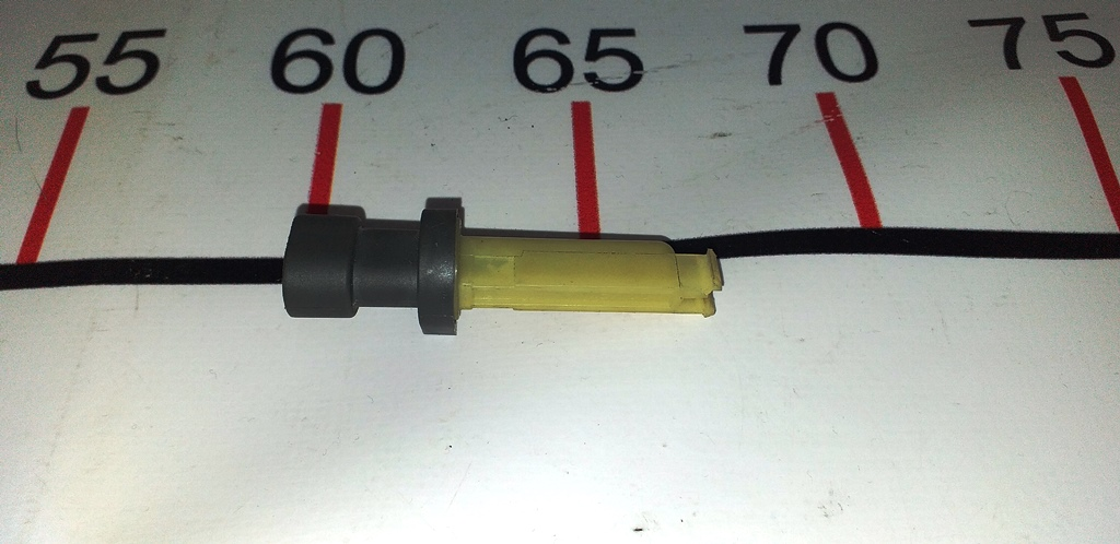 Capteur de niveau de liquide de frein Tesla  6008119-00-A