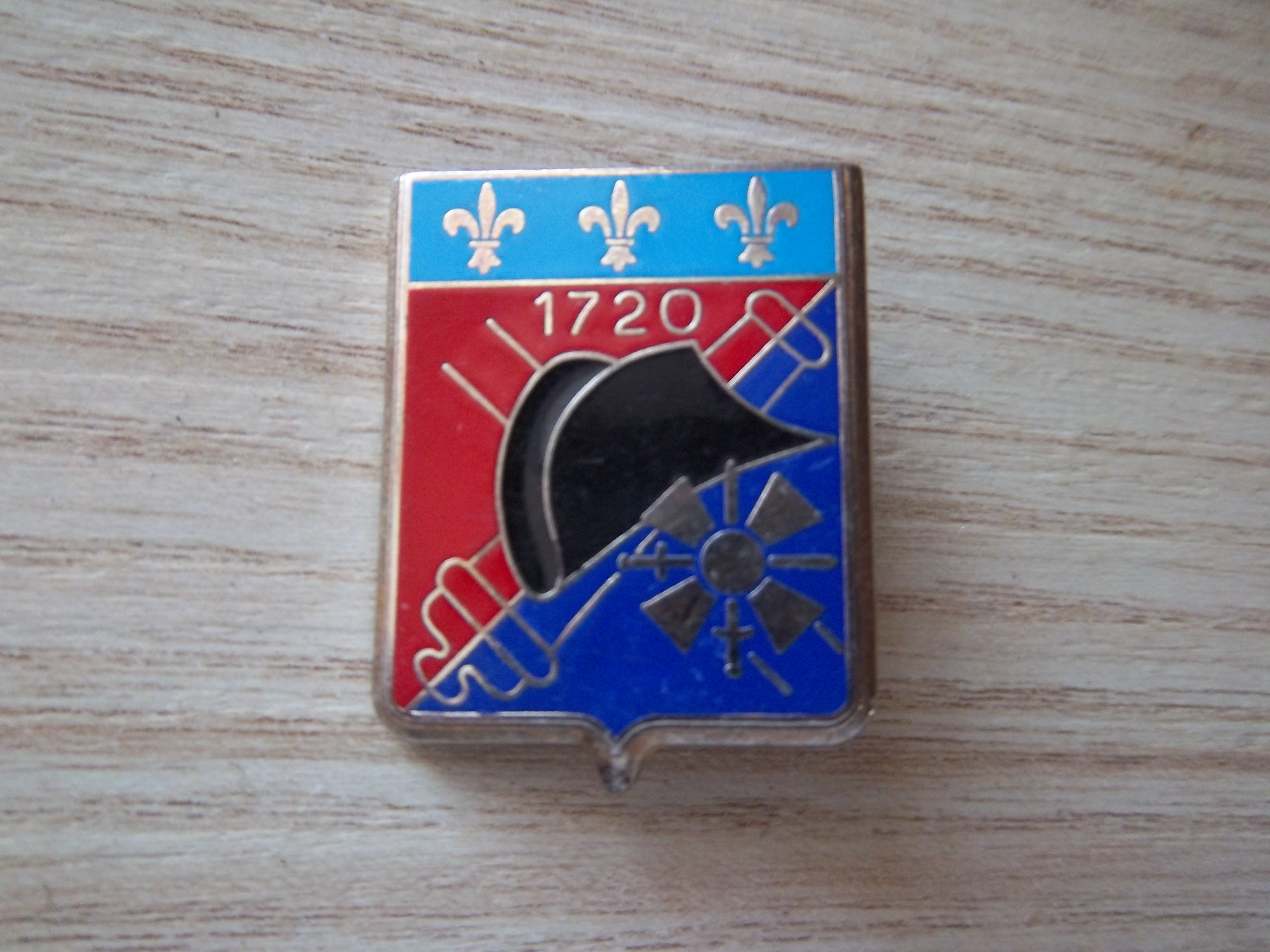 Insigne militaire du 4e Régiment d'Artillerie Delsart H2483 - Miniature 2