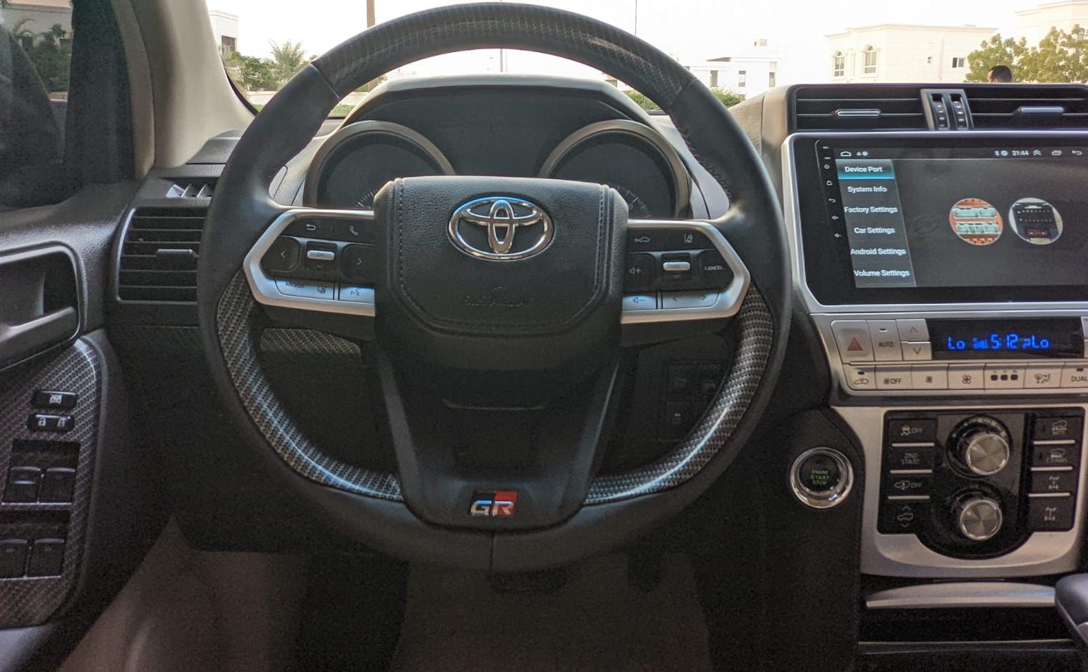 Toyota Landcruiser V6 Essence Automatique MY2014. *Relooké au design
GR 2023