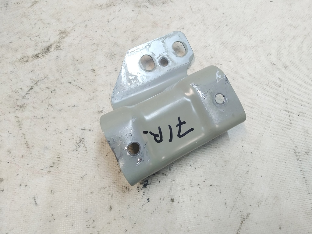 Support de sous-châssis de longeron avant droit Tesla modèle Y
1073812-S0-A