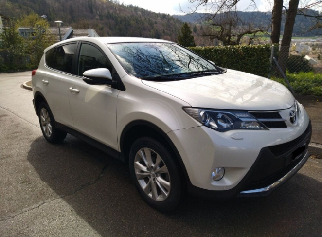 Une voiture (carrosserie)de marque Toyota RAV4 à laisser ! - Miniature 3
