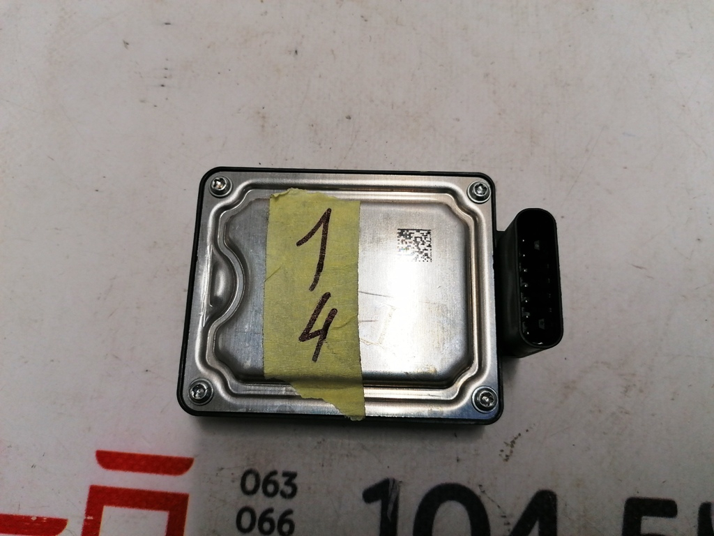 Radar de pilote automatique (AP 2.5, 3.0, FSD) Tesla S, X, 3, Y
1108647-00-D AE