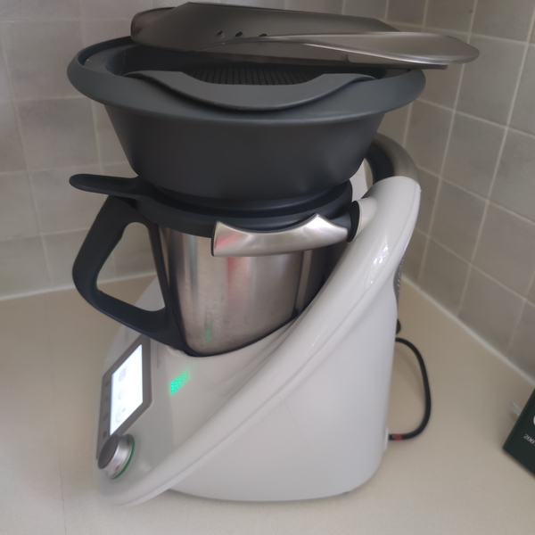 Thermomix TM5 ( neuf jamais servir)