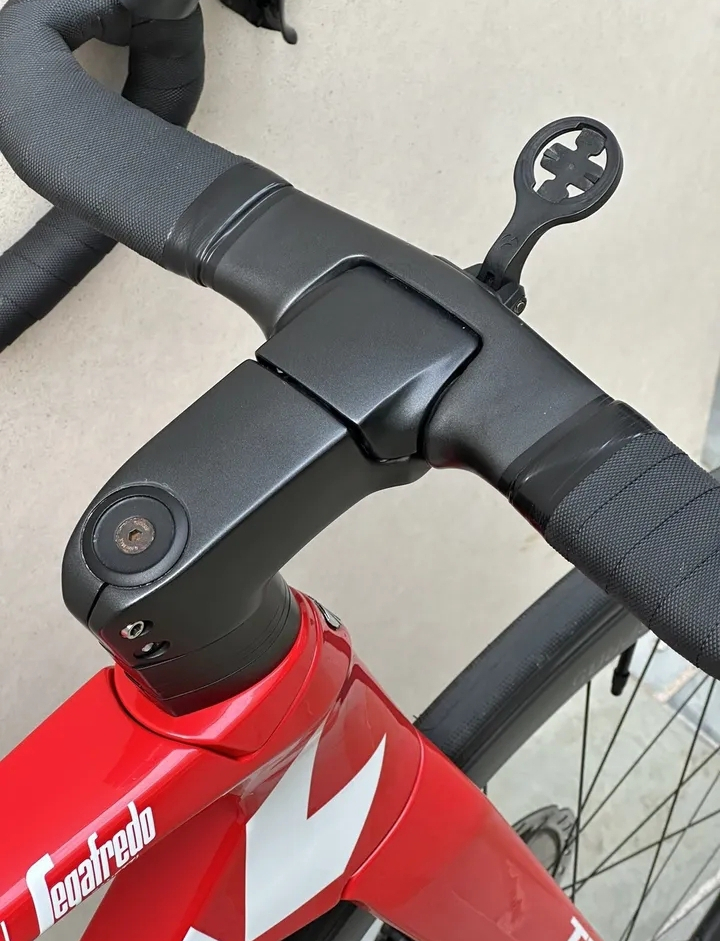 Vélo de route Trek Madone modèle SLR7 Shimano ultegra