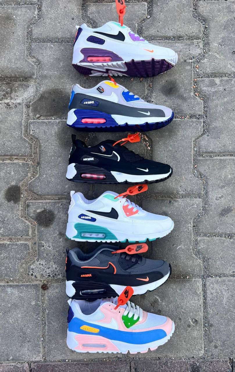 Chaussures de toutes qualité et de toutes tailles