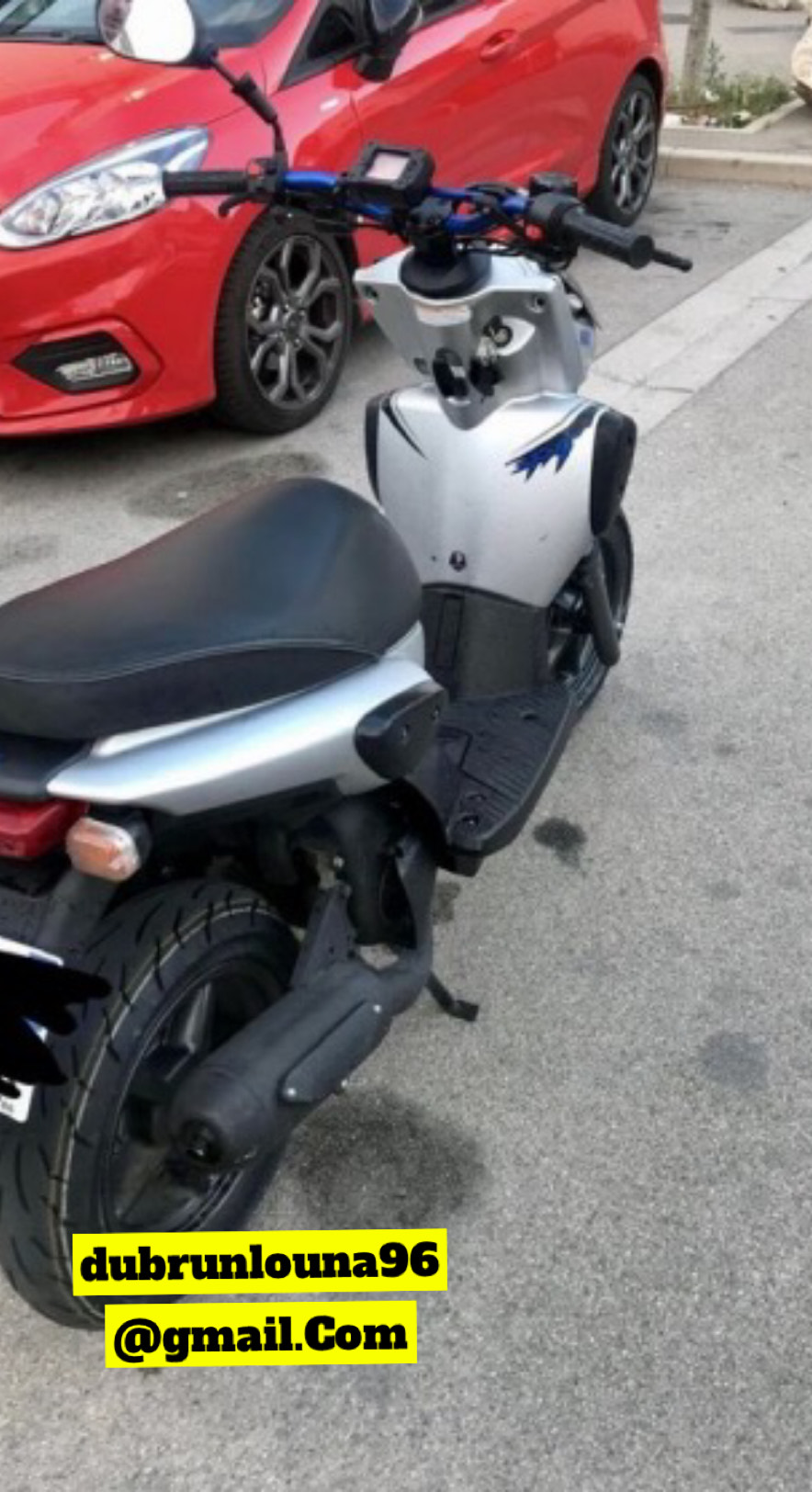 Scooter MBK stunt très bon état