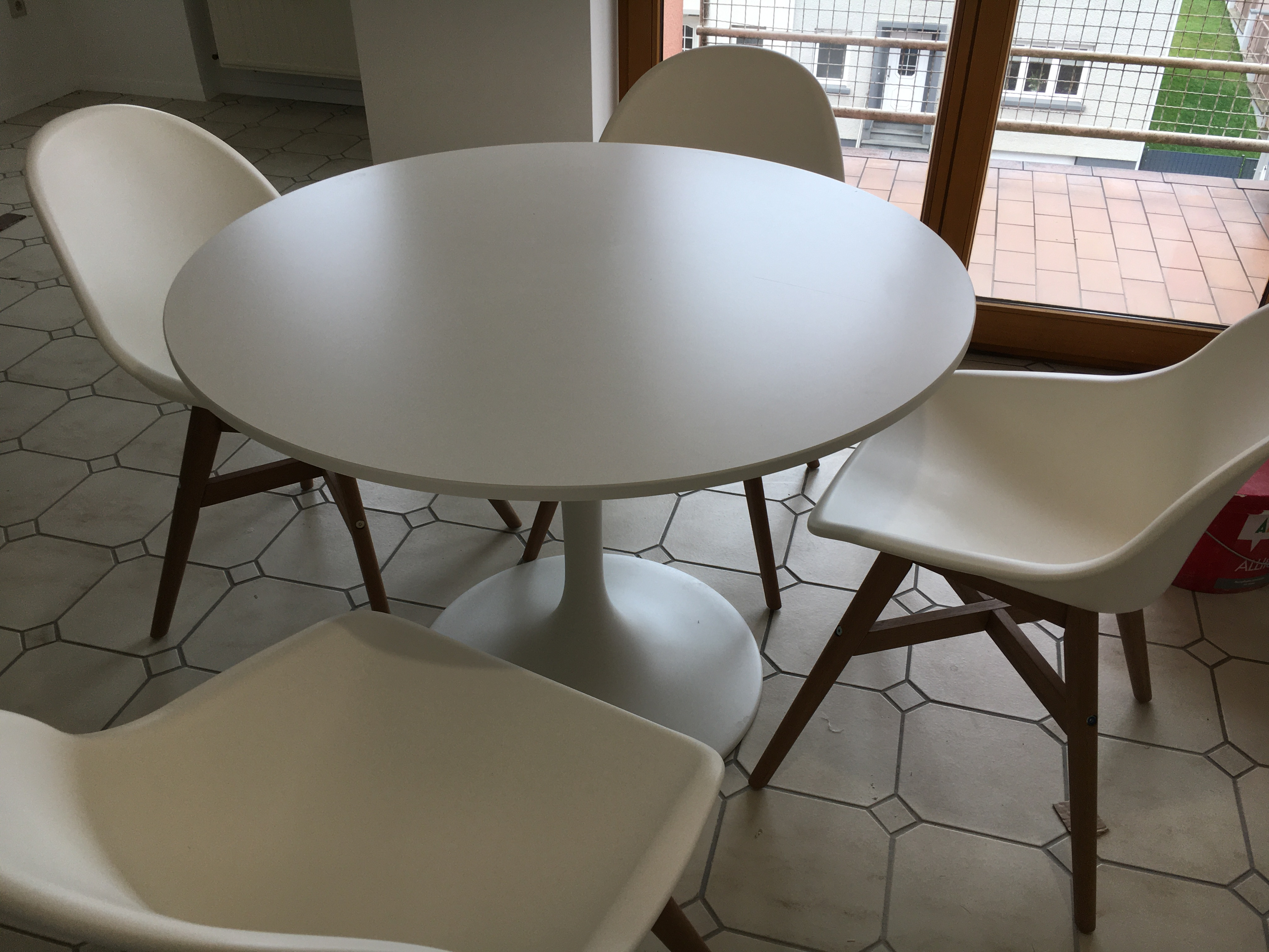 Ex-artisan pour montage de meubles et fixation de luminaires - Miniature 6