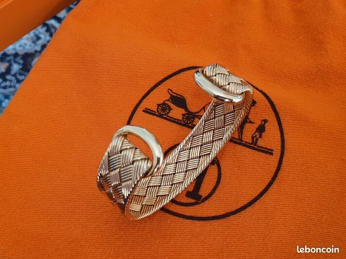 Bracelet Hermes en Or Massif 18 cts 100% Authentique et original en tous points.