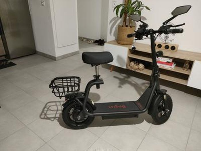 BOGIST M5 PRO, Scooter Électrique Avec Siège Porte - Charge,
Pneumatique 12