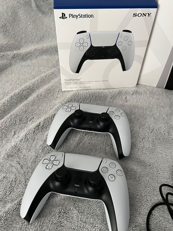 Playstation 5 plus jeux et accessoires - Miniature 4