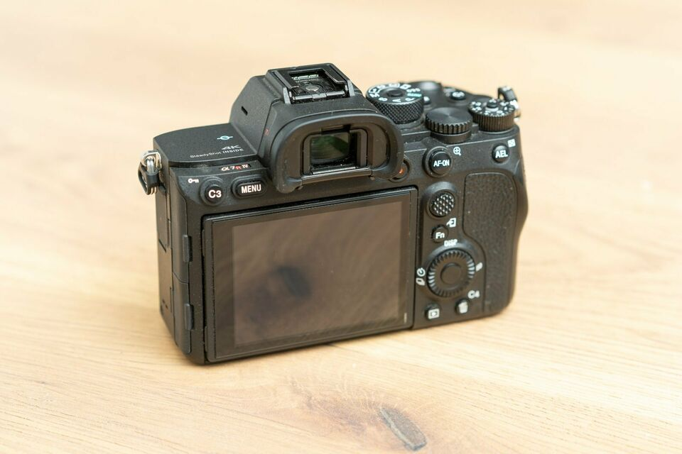 Sony Alpha A7R IV (A7R4 ) dans son emballage d'origine sous garantie.