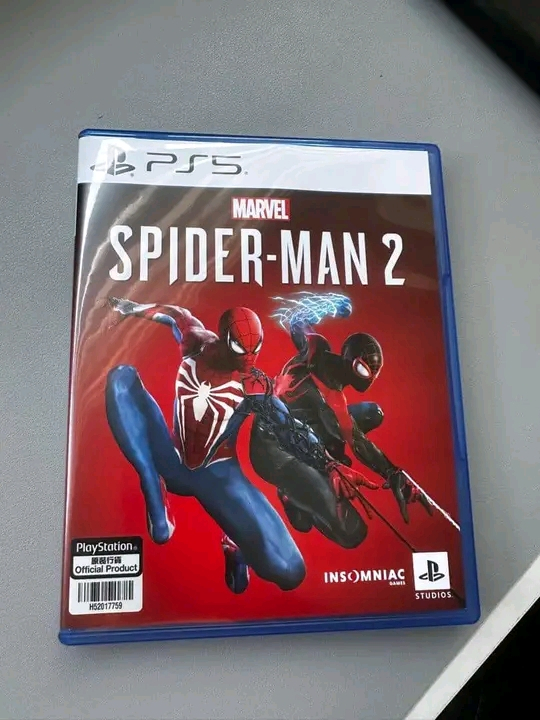 J'ai une ps5 neuf avec tout ses accessoires - Miniature 2