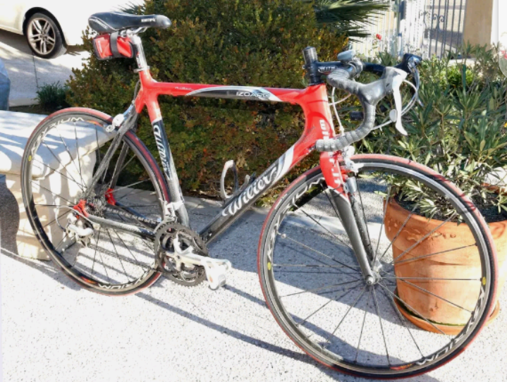 VELO DE COURSE ROUTE TOUT CARBONE