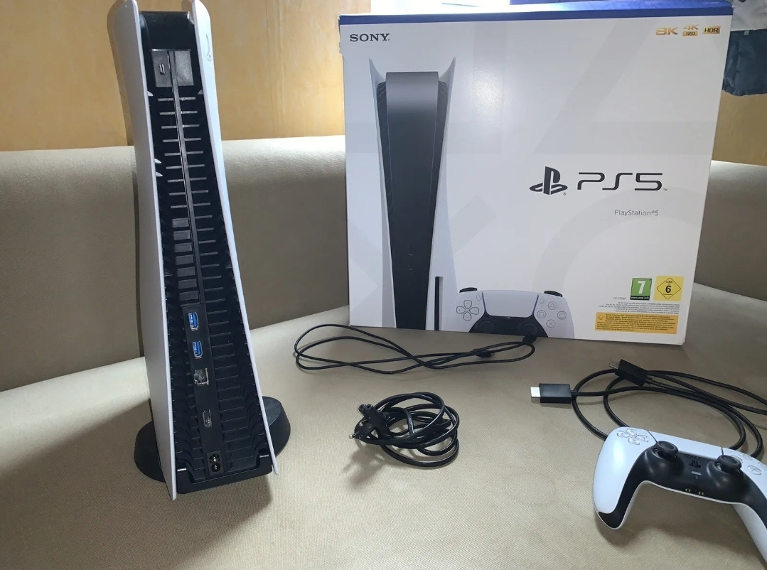 PS5 825Gb couleurs blanc