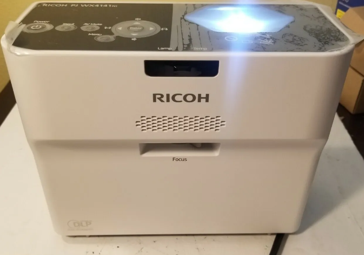 Ricoh PJ wx4141ni projecteur ultra courte focale 3 300 lumens avec stylet interactif - Miniature 3