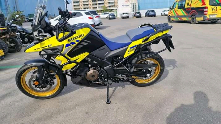 Suzuki v-Strom 1050 - Photo 1