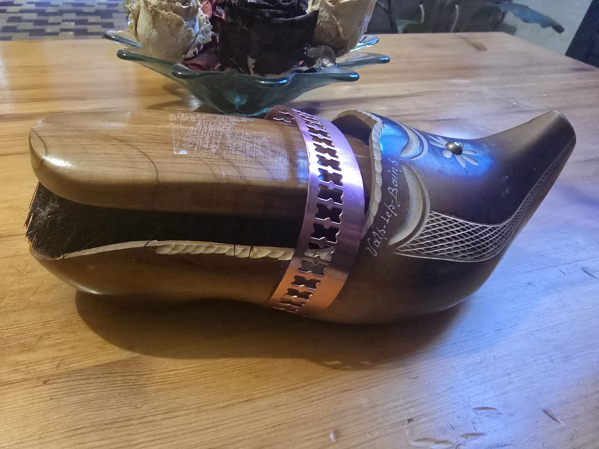 Chaussures en bois massif à petit prix