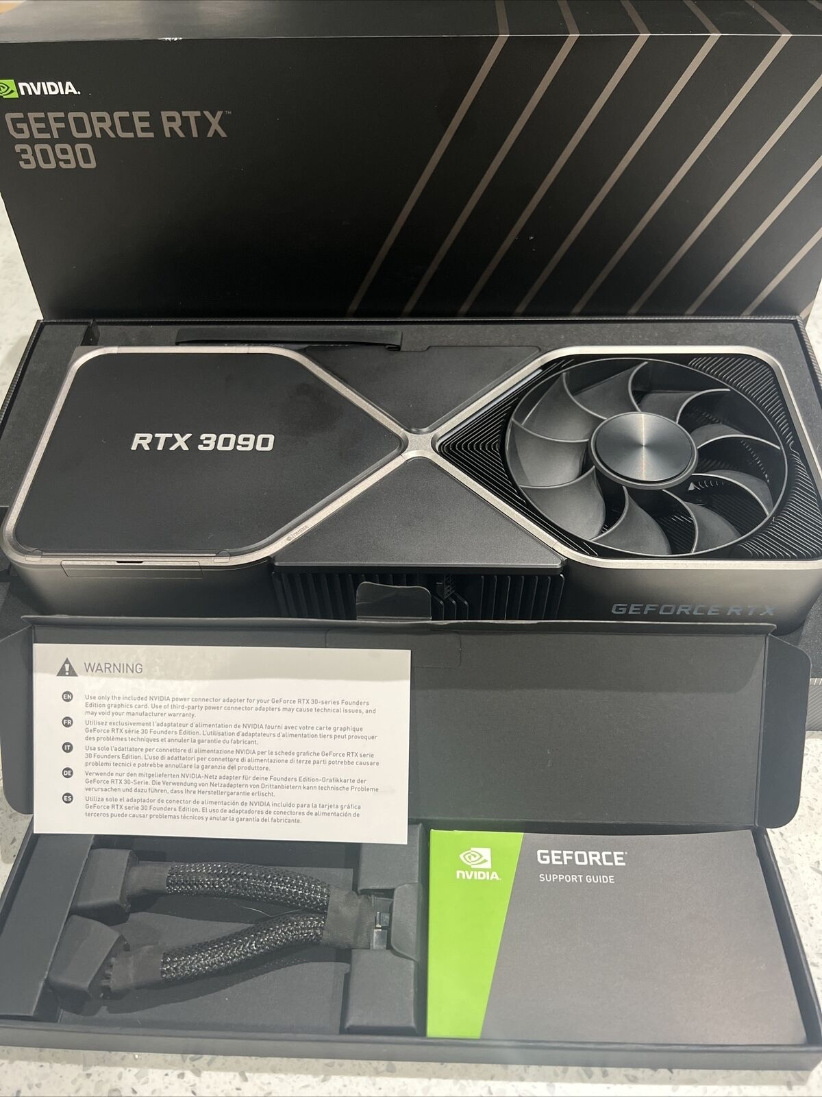 Carte graphique NVIDIA GeForce RTX 3090 Founders Edition 24 Go GDDR6 - Miniature 4