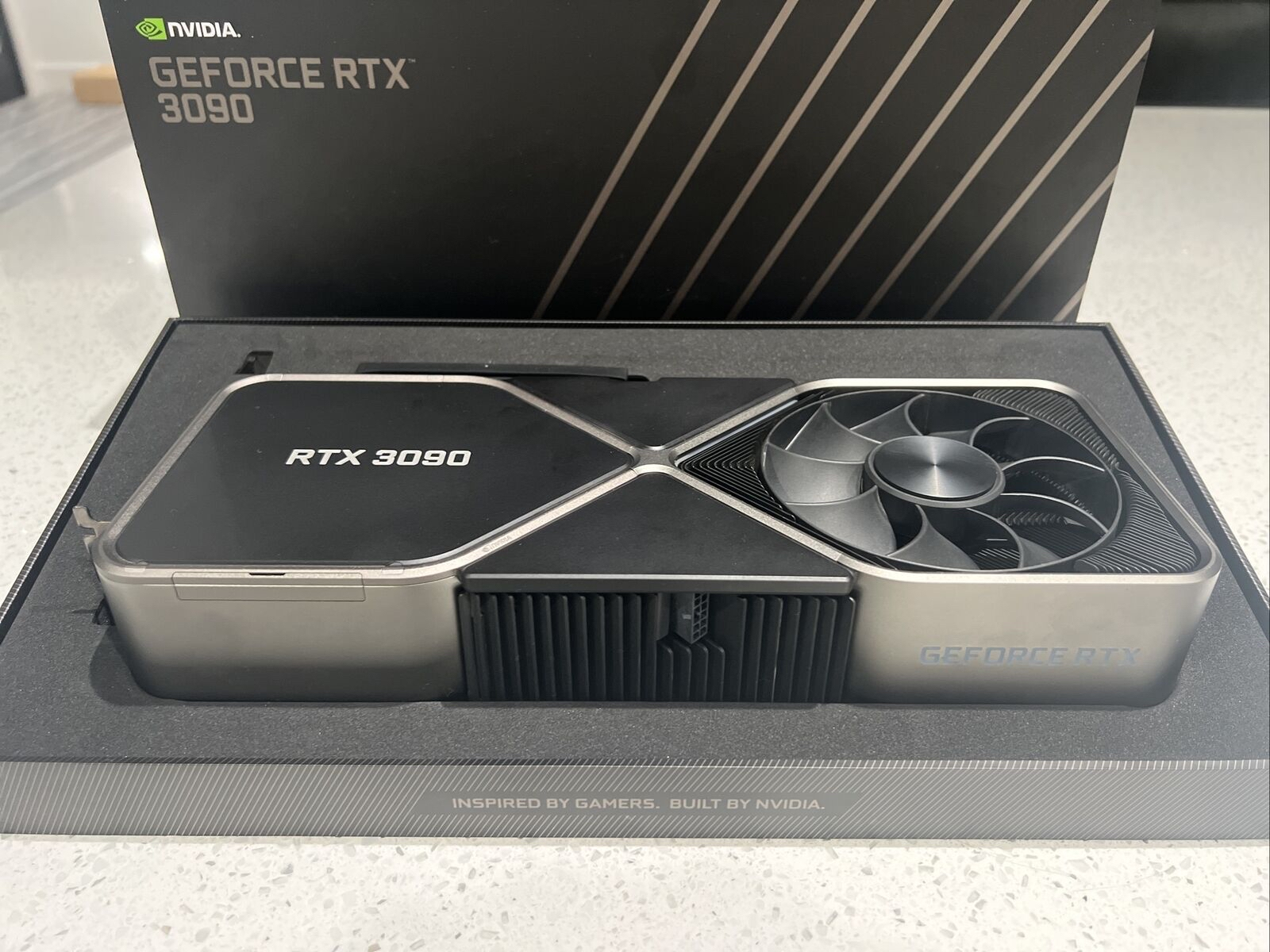Carte graphique NVIDIA GeForce RTX 3090 Founders Edition 24 Go GDDR6
