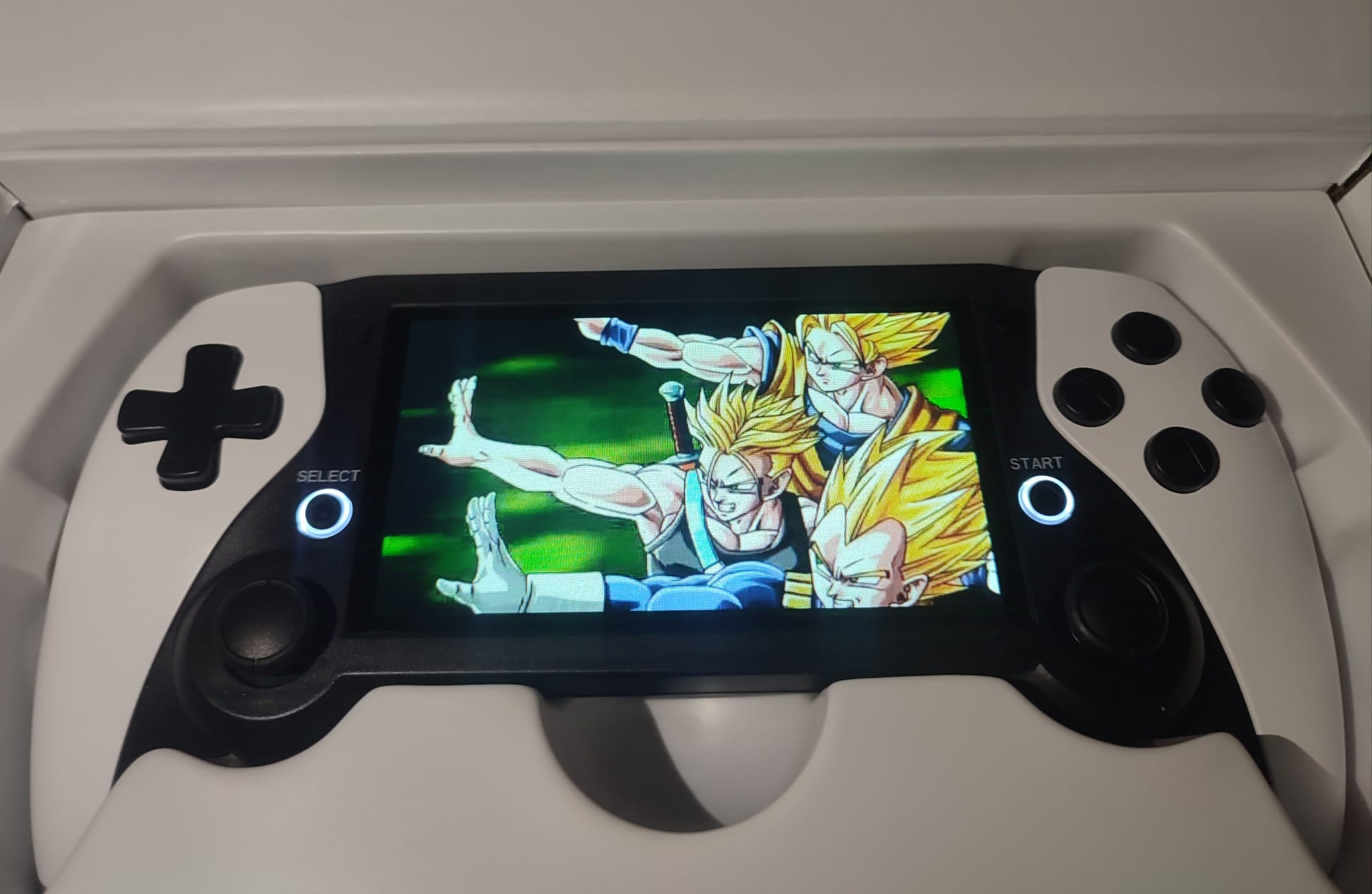 Console portable de jeux rétro avec plus de 4000 jeux