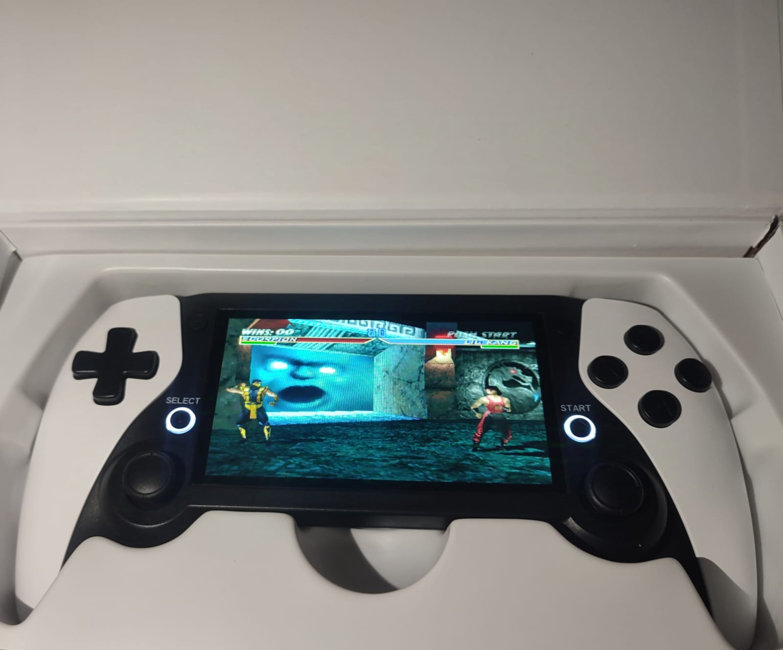 Console portable de jeux rétro avec plus de 4000 jeux - Miniature 4