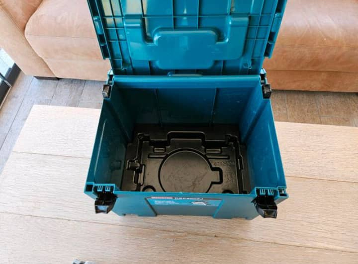 Vente de Makita pas neuf mais jamais utilisé