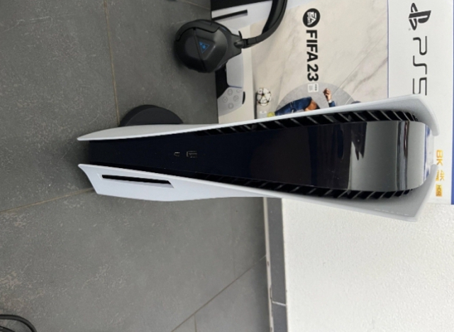 PlayStation 5 version 2023 - Miniature 2