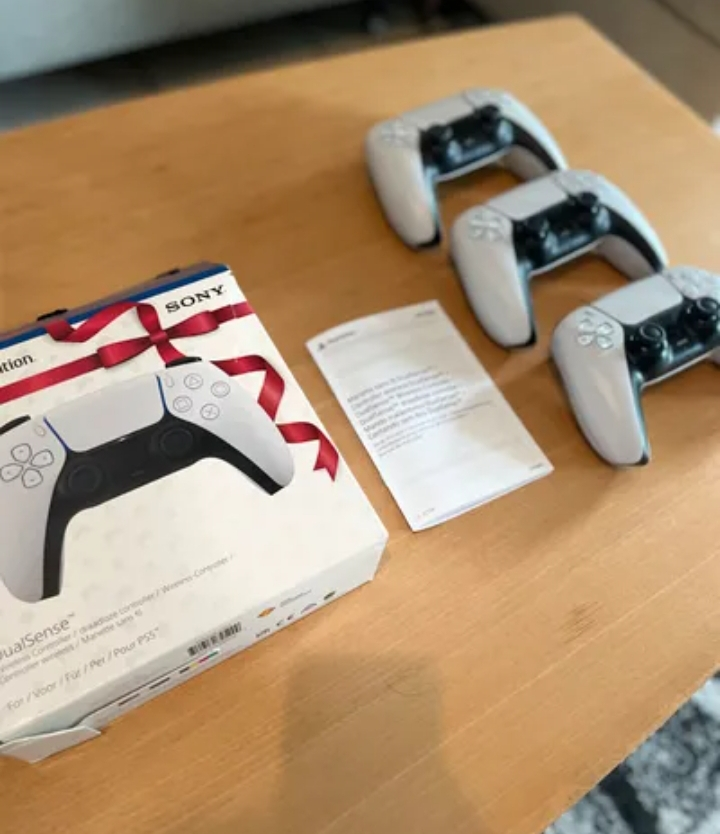PlayStation 5 - Photo 1
