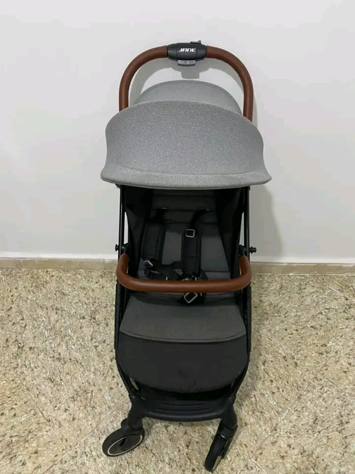 Poussette ultra compact