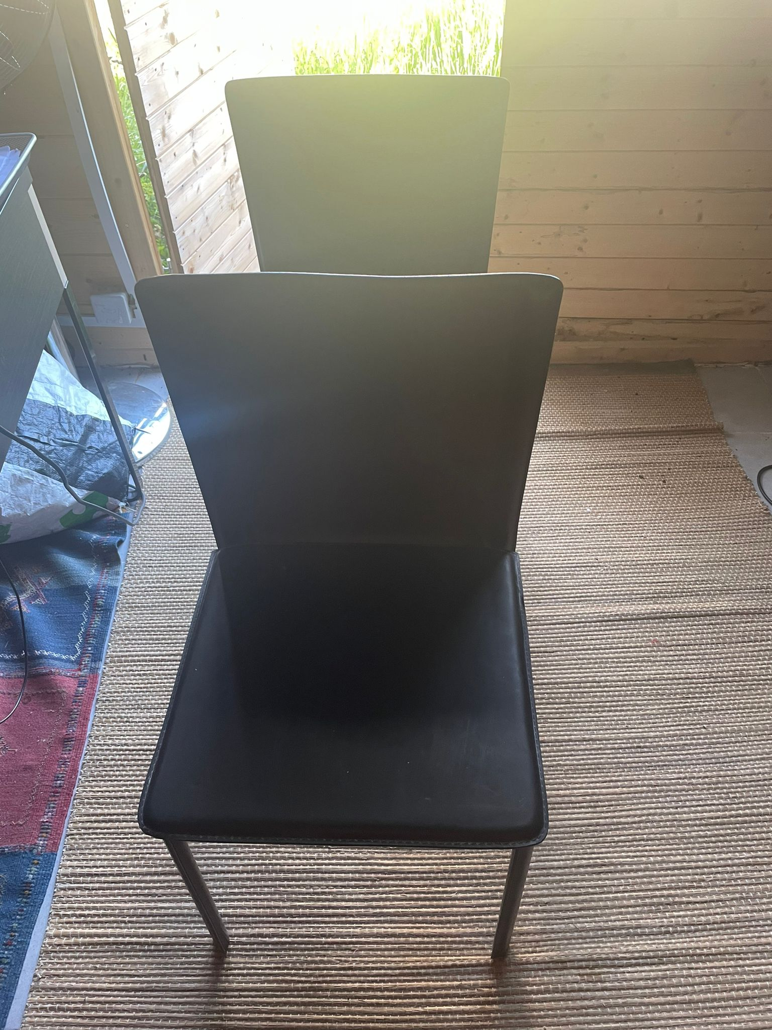 4 chaises en cuir