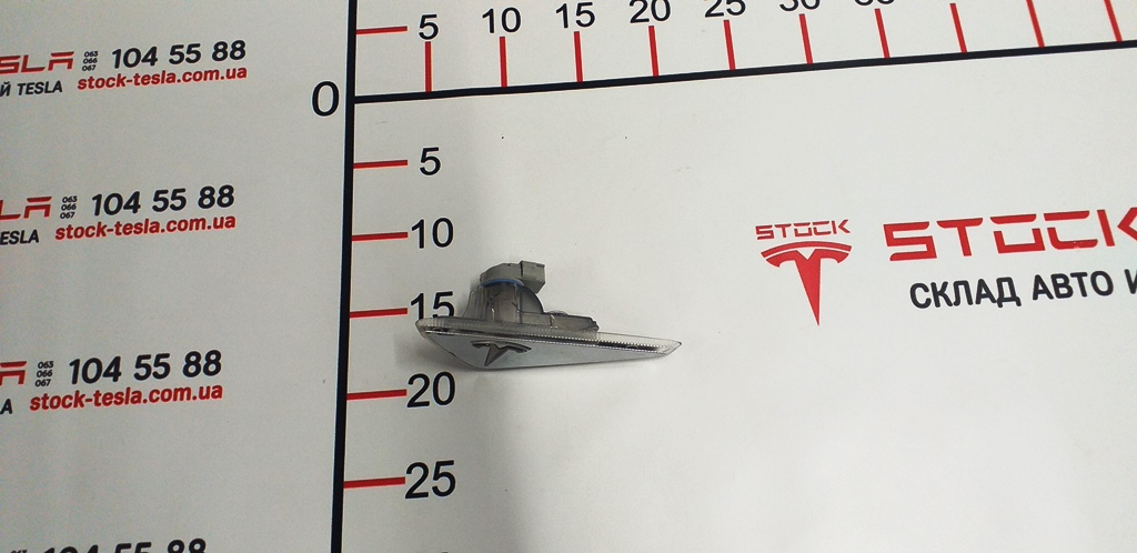 Clignotant gauche (sans caméra) (GEN 1) Tesla  6007707-00-C