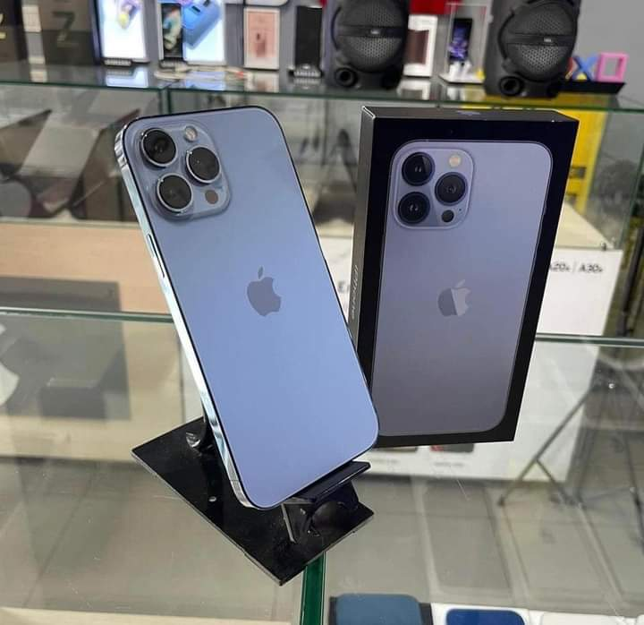 iPhone 12 pro max authentique,livraison possible