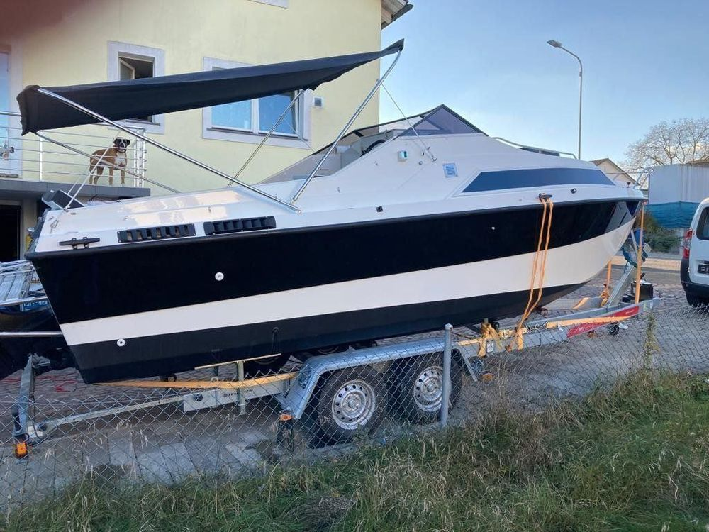 Bateau a moteur - Miniature 5