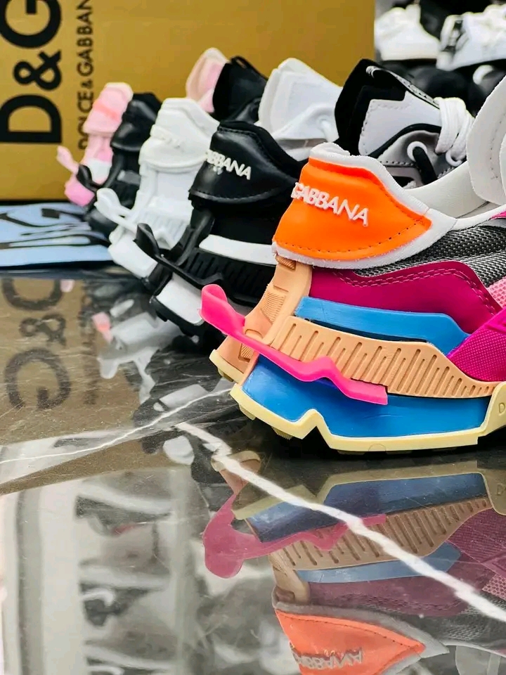 Chaussures, sacs, parfums 33 mil