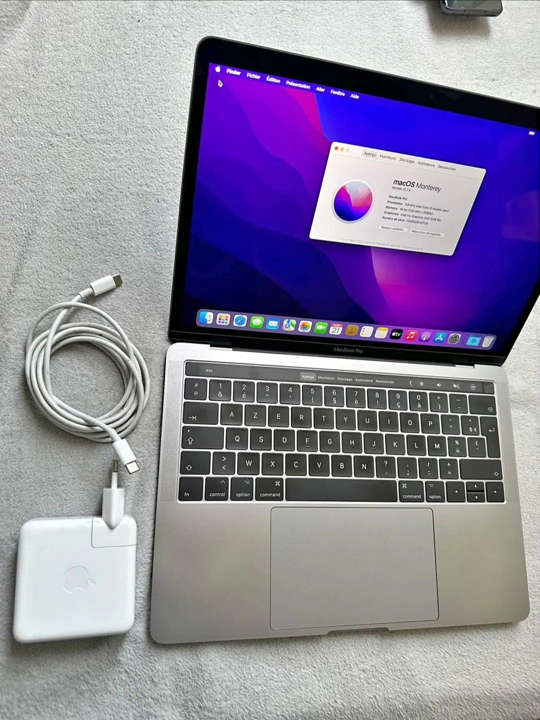 Vente de mon PC MacBook pro comme neuf - Miniature 3
