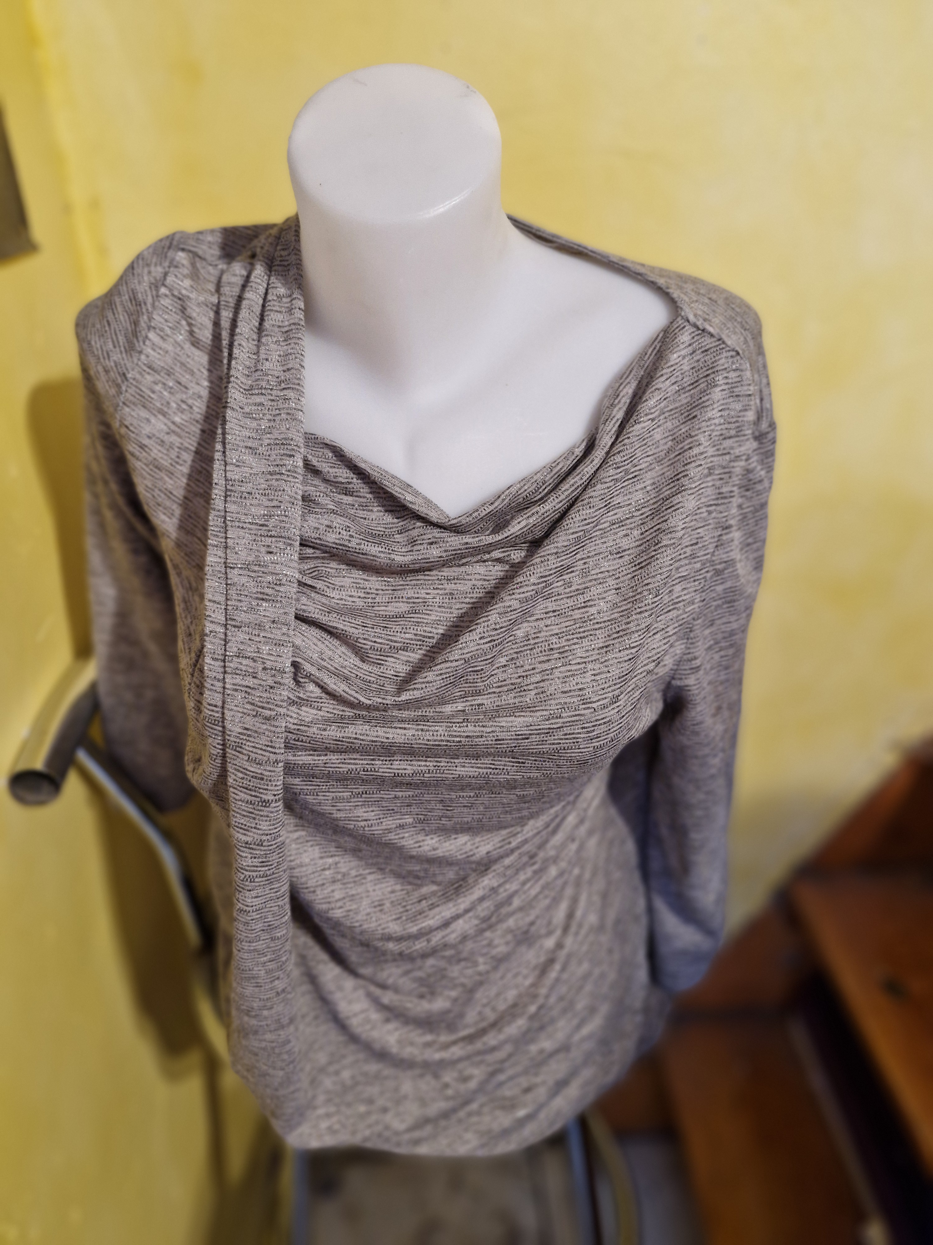 Haut gris taille 3 - Miniature 2