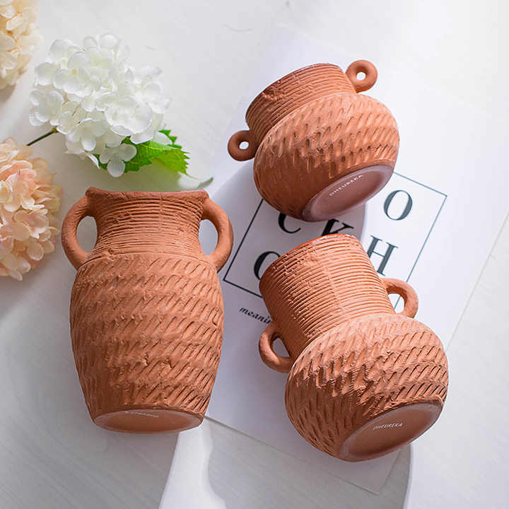 Poterie en terre cuite