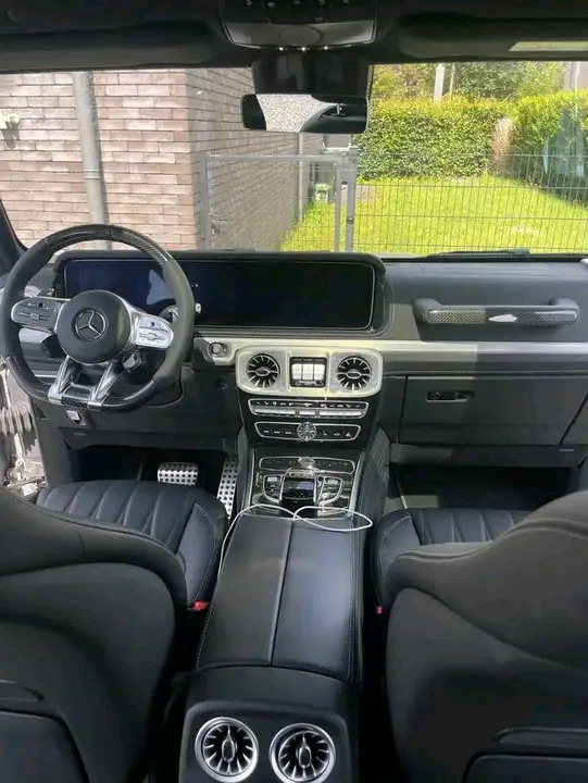 Je mets en vente ma Mercedes Benz G 63 AMG - Miniature 4