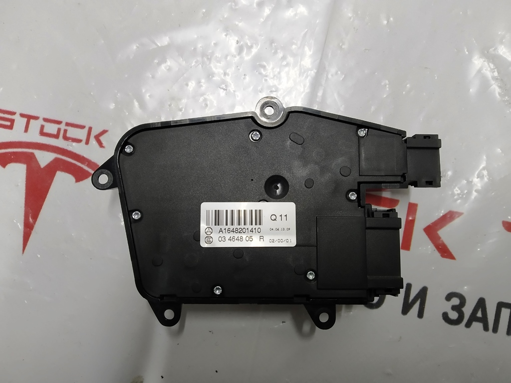 Unité de réglage du siège avant droit (passager) Tesla Model S A1648201410