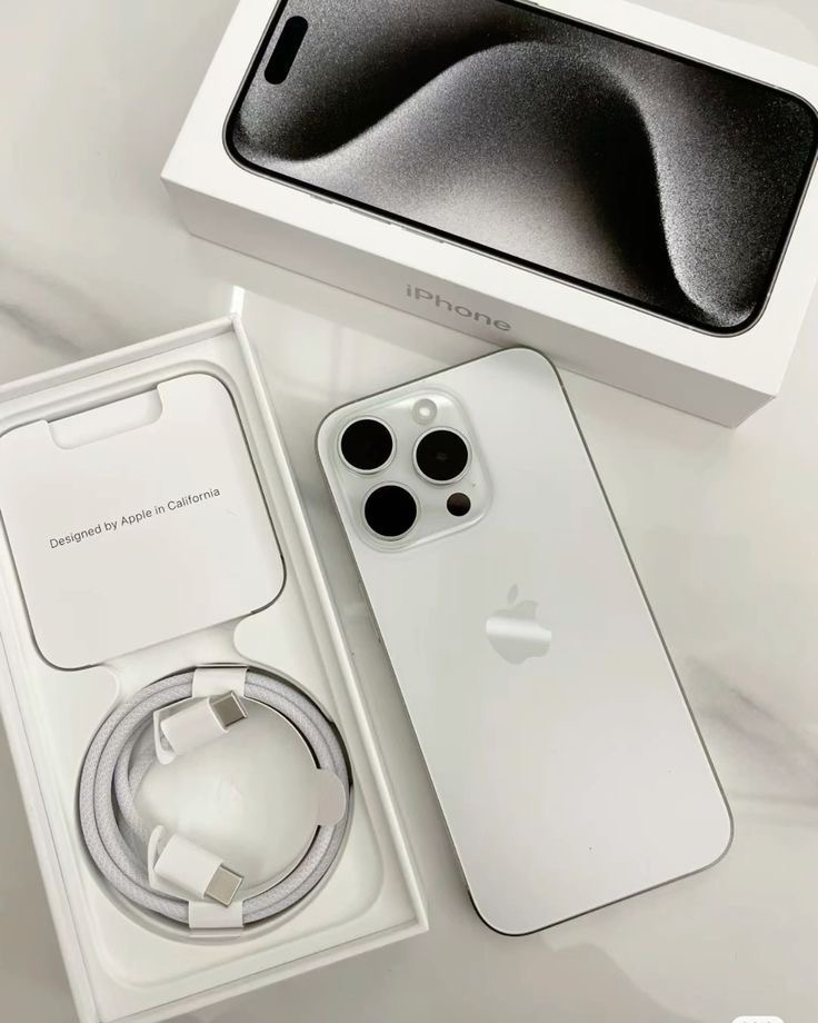 iPhone 15 Pro Max en Excellent État - Miniature 5