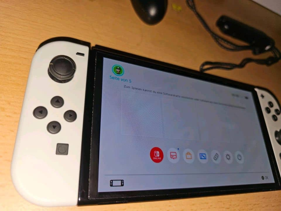 Console Nintendo Switch OLED blanche et carte mémoire 256 Go