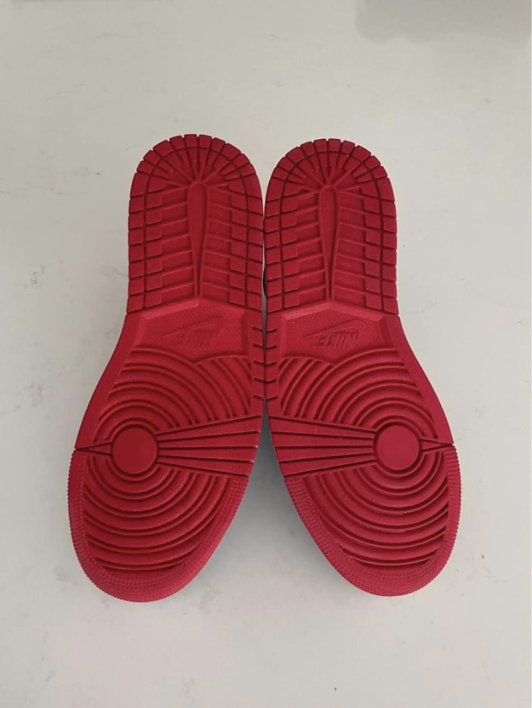 Air Jordan mid se usa