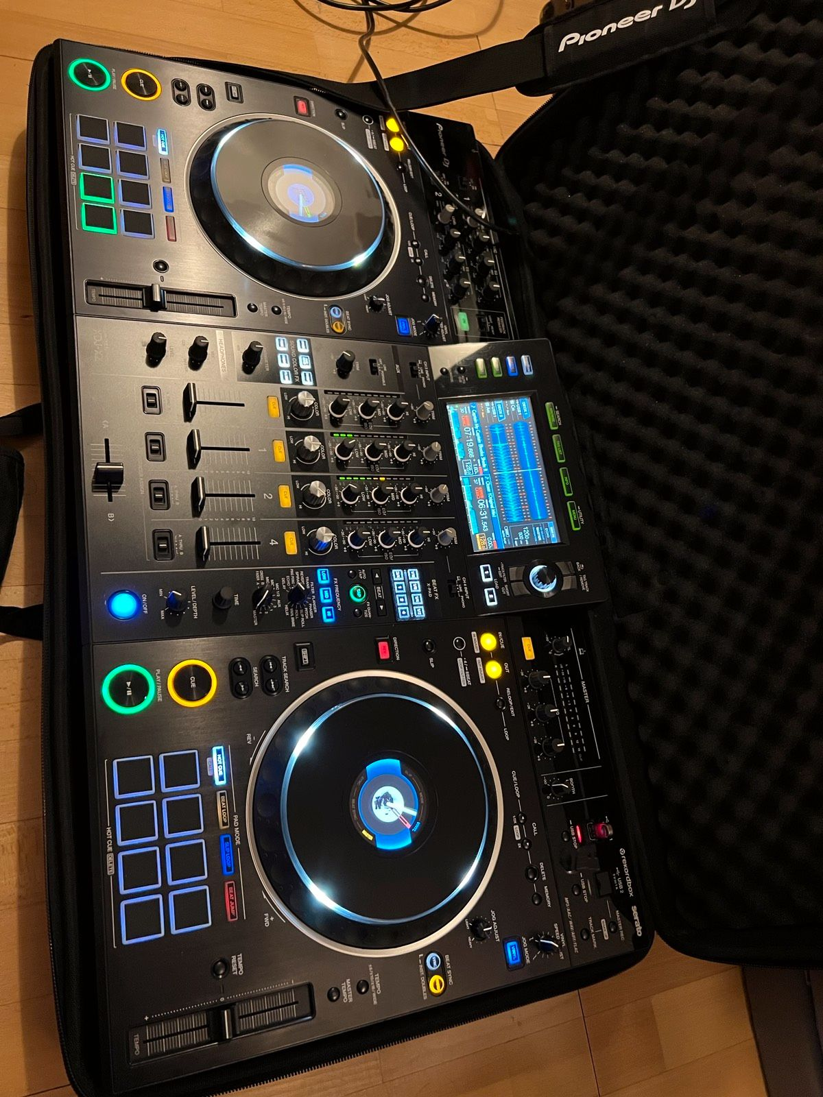Système DJ tout-en-un Pioneer DJ XDJ-XZ. CDJ DJM