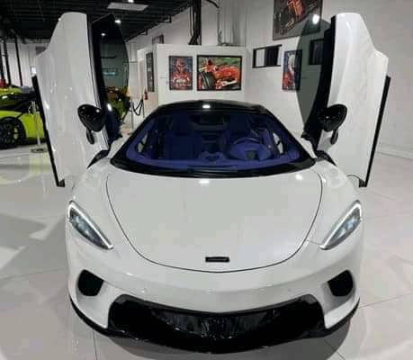 MCLAREN GT