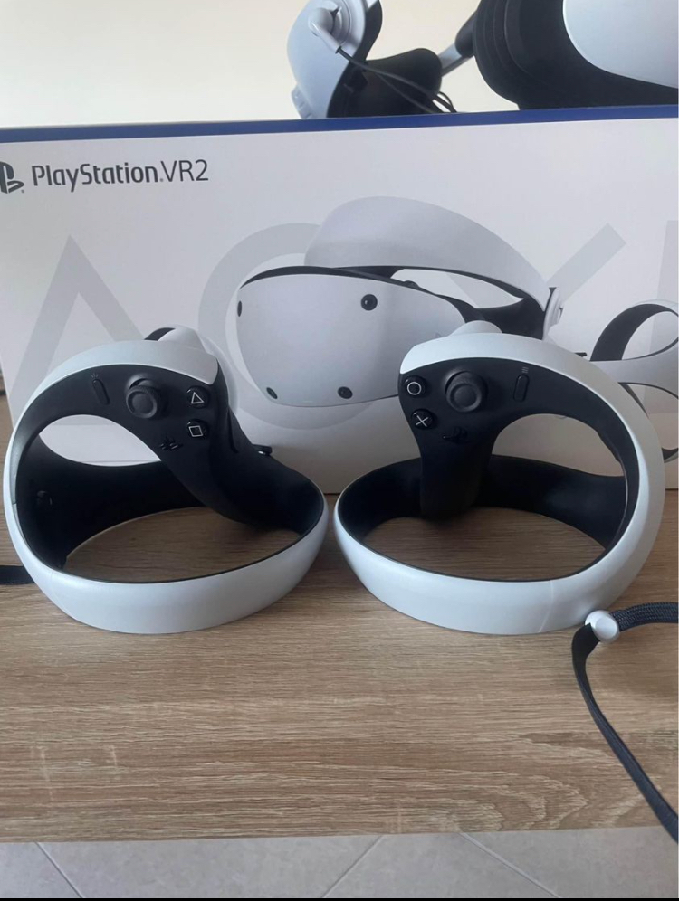 PlayStation VR2 avec base de chargement - Miniature 3