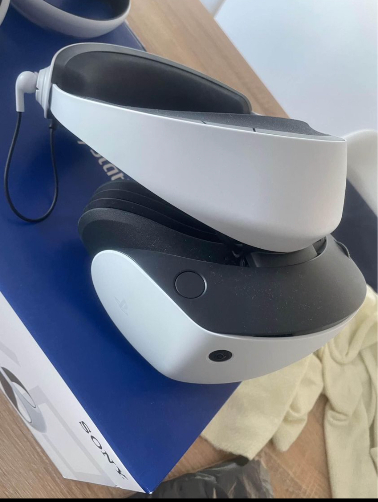 PlayStation VR2 avec base de chargement - Miniature 4